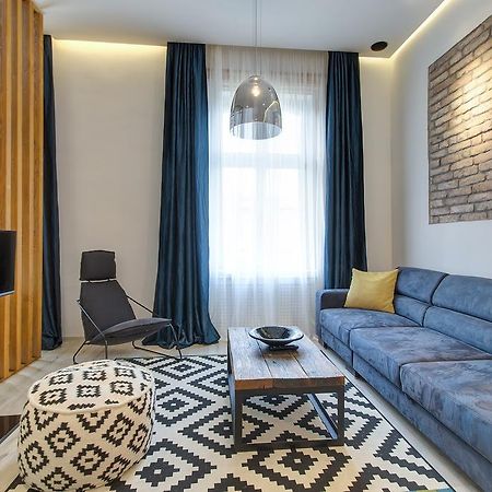 Luxury Apartment By Hi5 -Andrassy Suite บูดาเปสต์ ภายนอก รูปภาพ