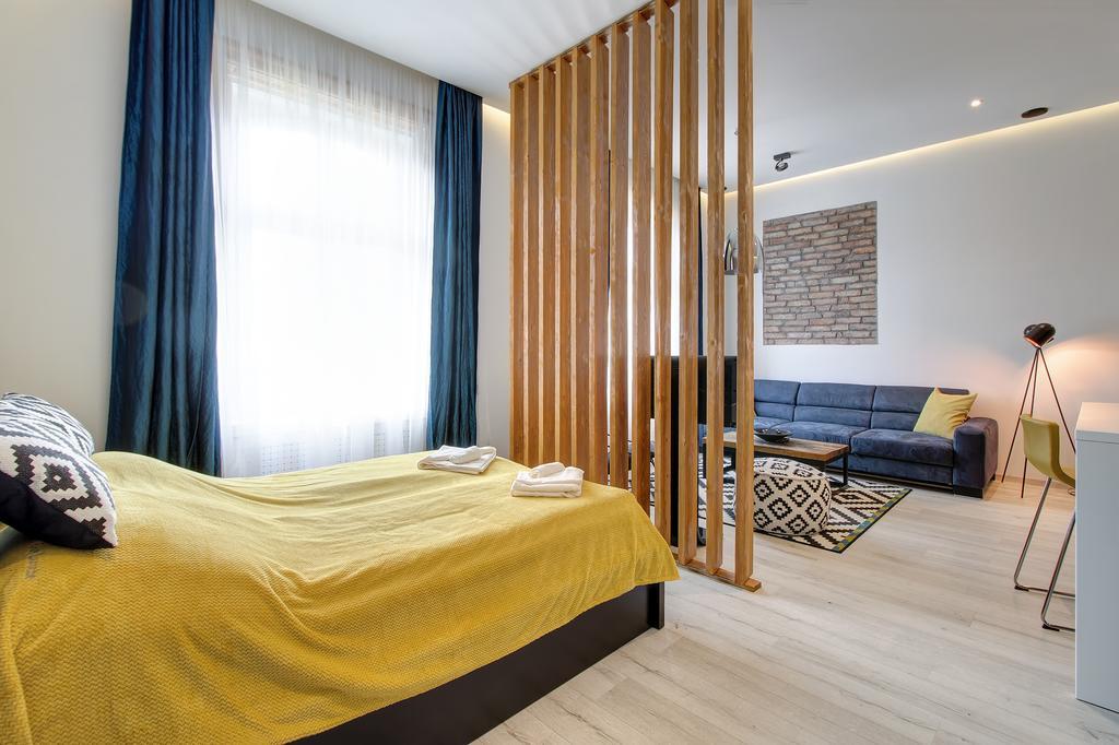 Luxury Apartment By Hi5 -Andrassy Suite บูดาเปสต์ ภายนอก รูปภาพ