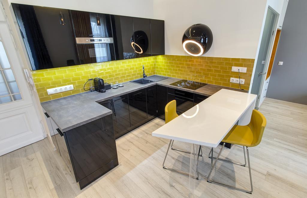 Luxury Apartment By Hi5 -Andrassy Suite บูดาเปสต์ ภายนอก รูปภาพ