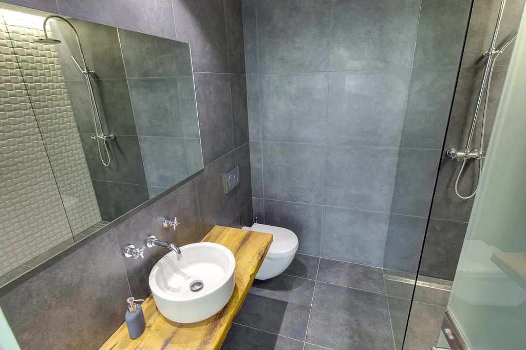 Luxury Apartment By Hi5 -Andrassy Suite บูดาเปสต์ ภายนอก รูปภาพ