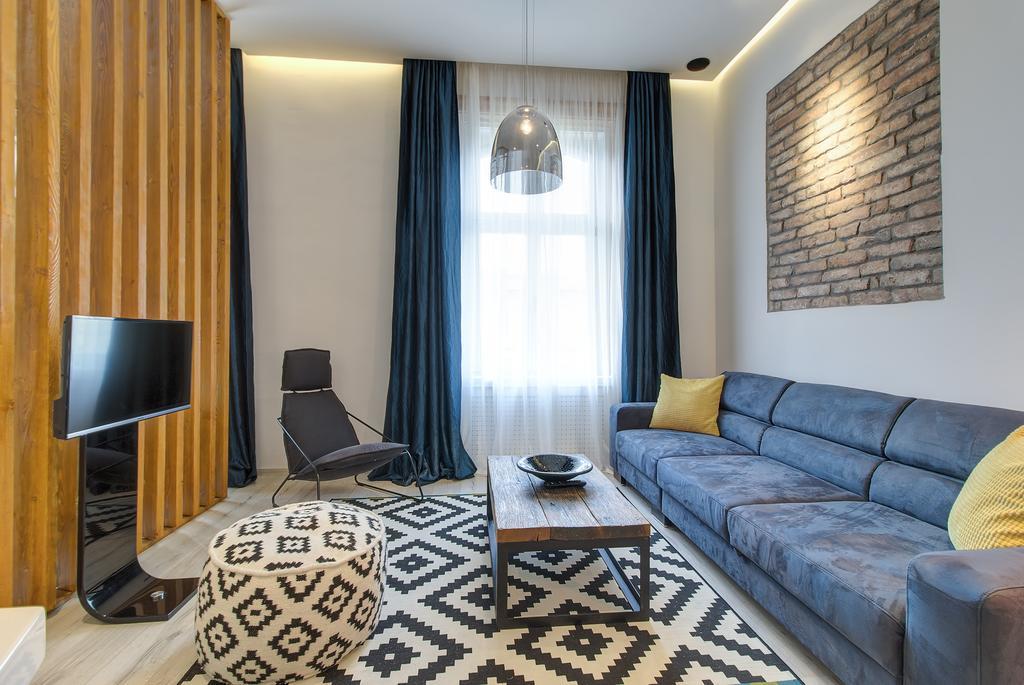 Luxury Apartment By Hi5 -Andrassy Suite บูดาเปสต์ ภายนอก รูปภาพ