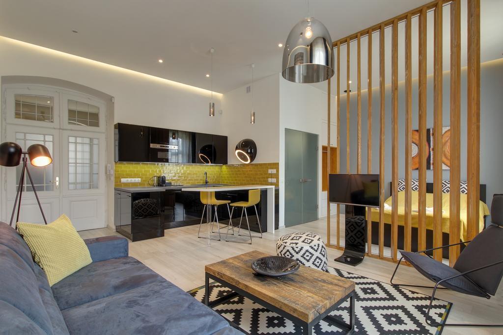 Luxury Apartment By Hi5 -Andrassy Suite บูดาเปสต์ ภายนอก รูปภาพ