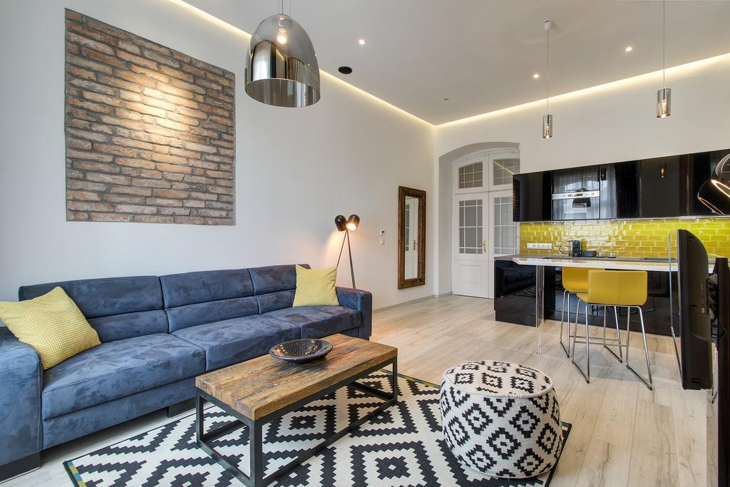 Luxury Apartment By Hi5 -Andrassy Suite บูดาเปสต์ ภายนอก รูปภาพ