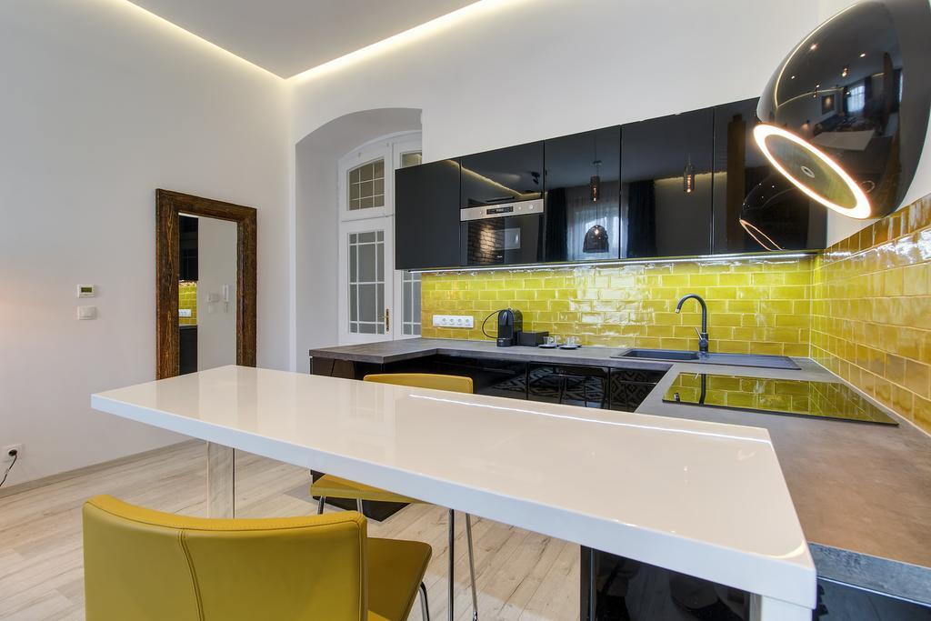 Luxury Apartment By Hi5 -Andrassy Suite บูดาเปสต์ ภายนอก รูปภาพ